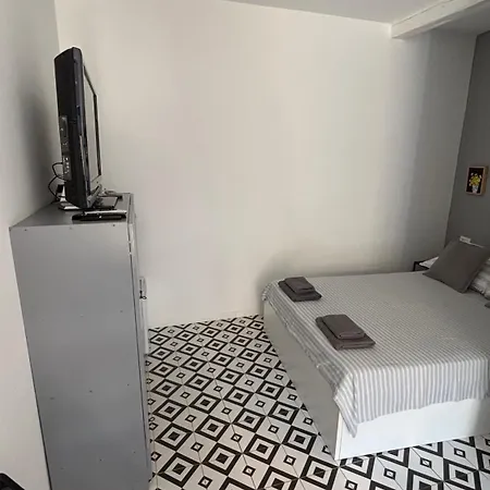 Apartment Ana Vis Exterior photo