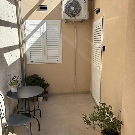 Apartment Ana Vis Exterior photo