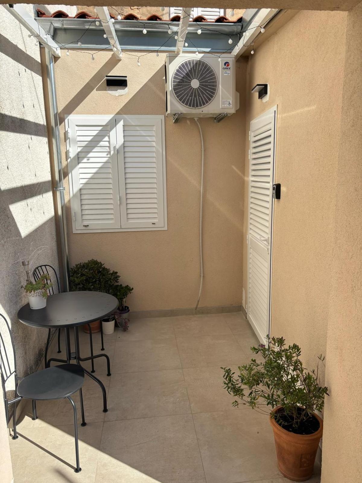 Ana Apartment